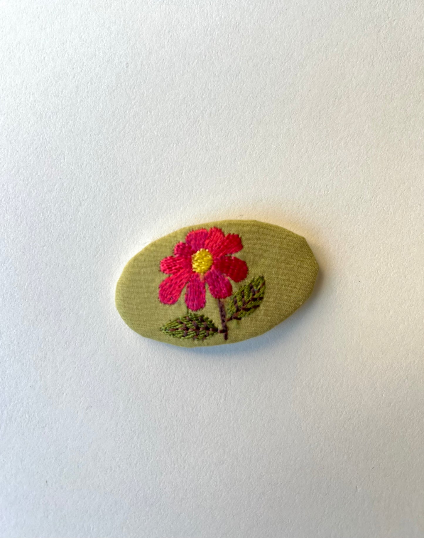 Embroidered hairpin