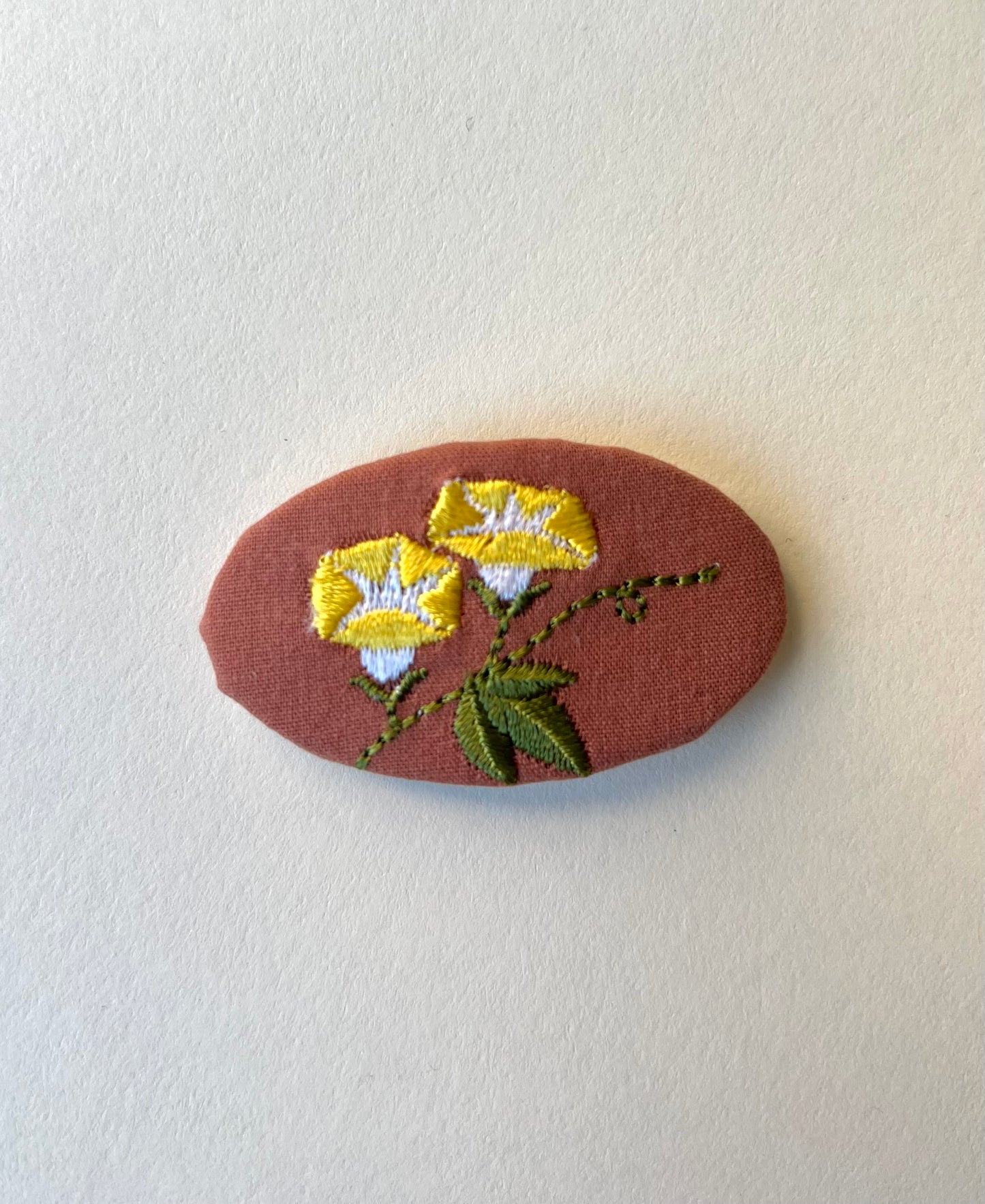 Embroidered hairpin
