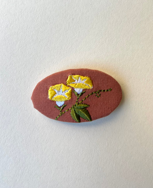 Embroidered hairpin