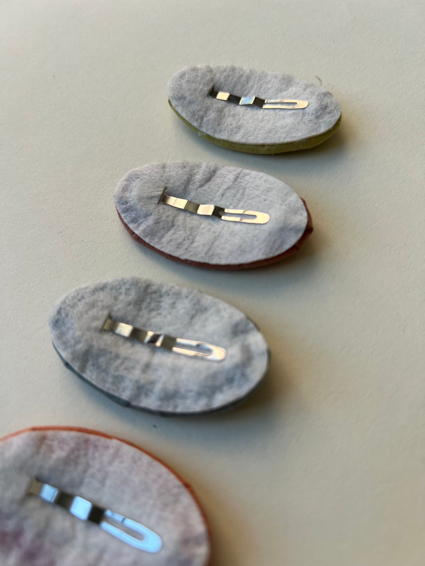 Embroidered hairpin