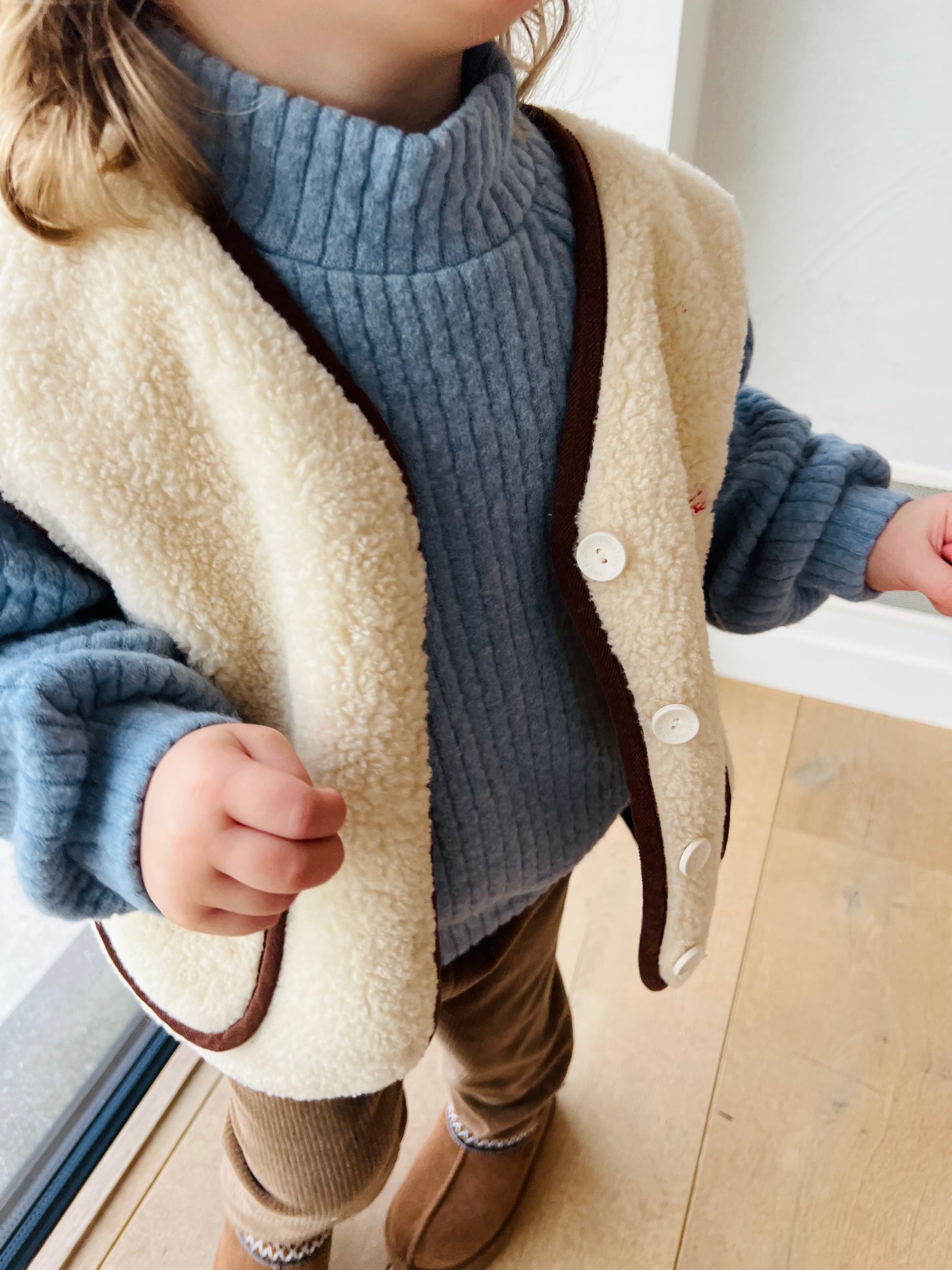 Macaron vest - cream/brown