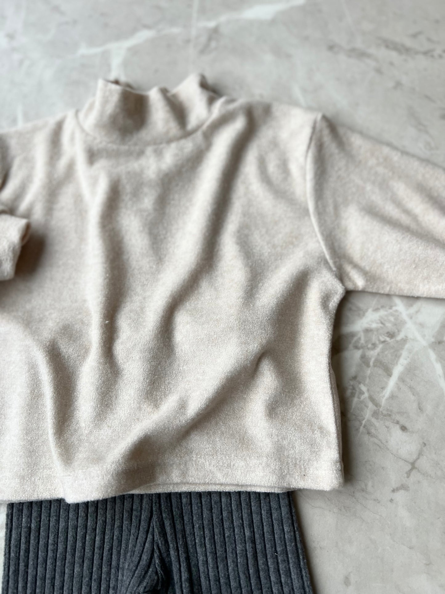 Loose fit turtleneck - cream
