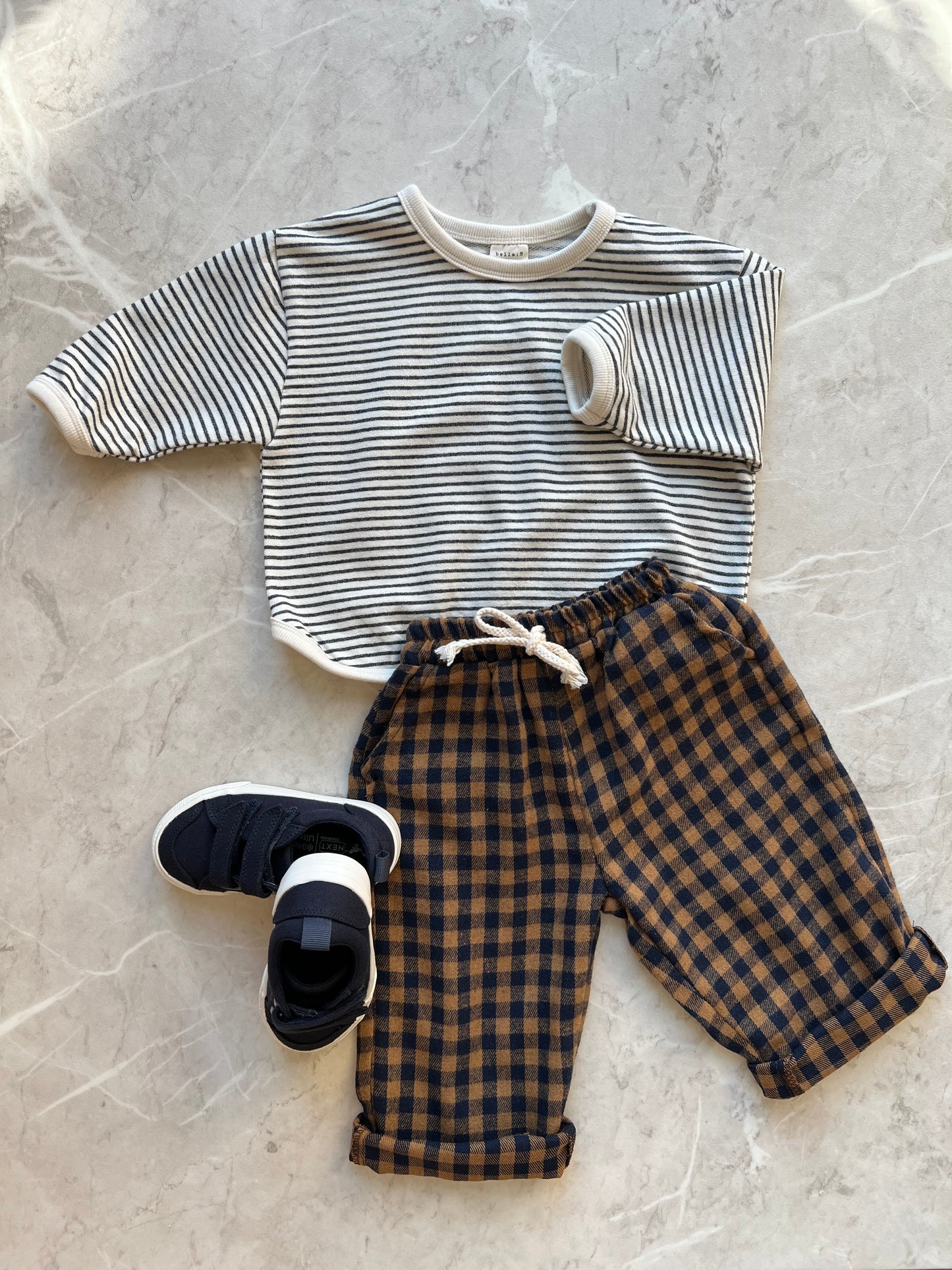 Cream stripe piping tee - Charcoal