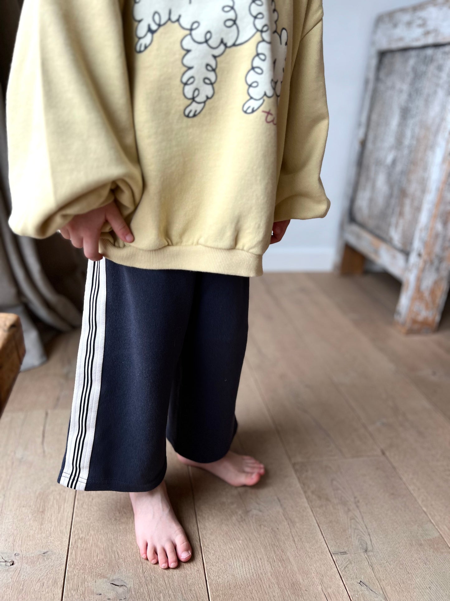 Tape line pants - charcoal/navy