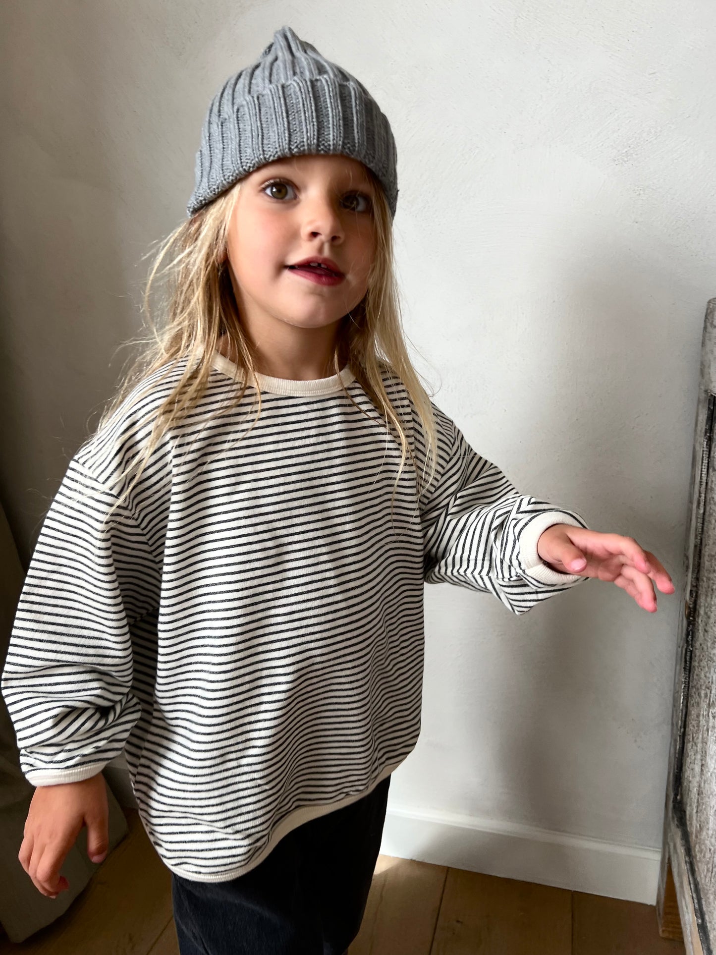 Cream stripe piping tee - Charcoal
