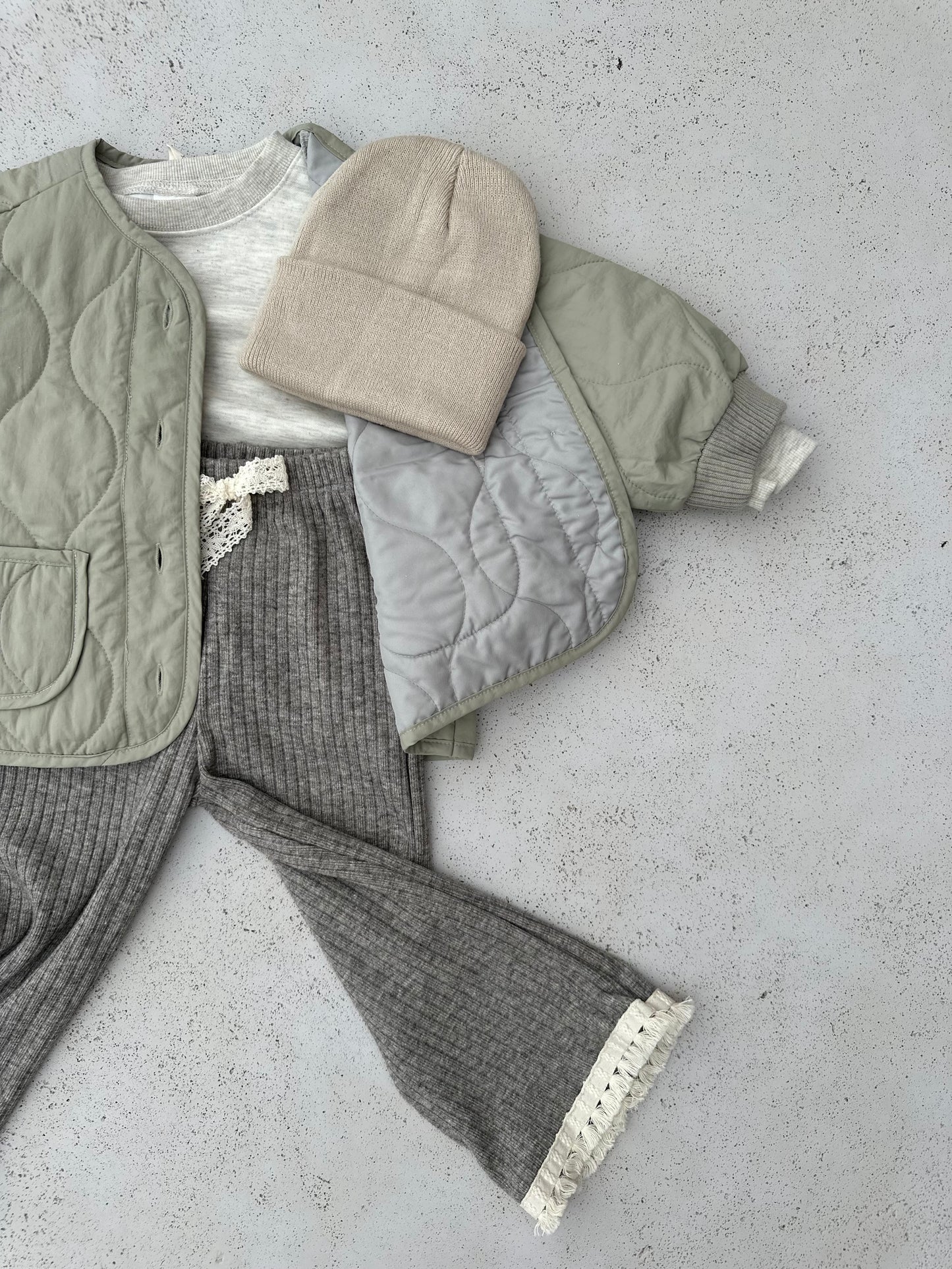 Patch pancake sweater - oatmeal