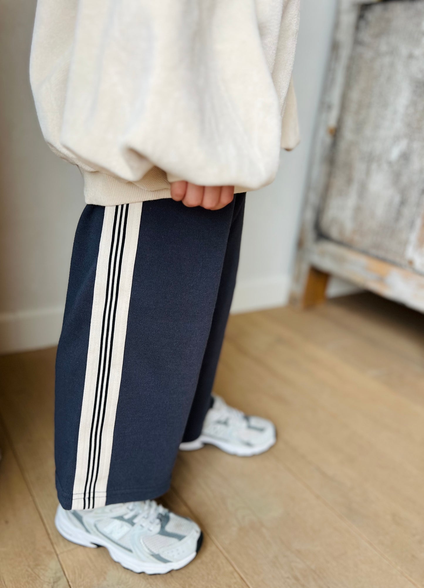 Tape line pants - charcoal/navy