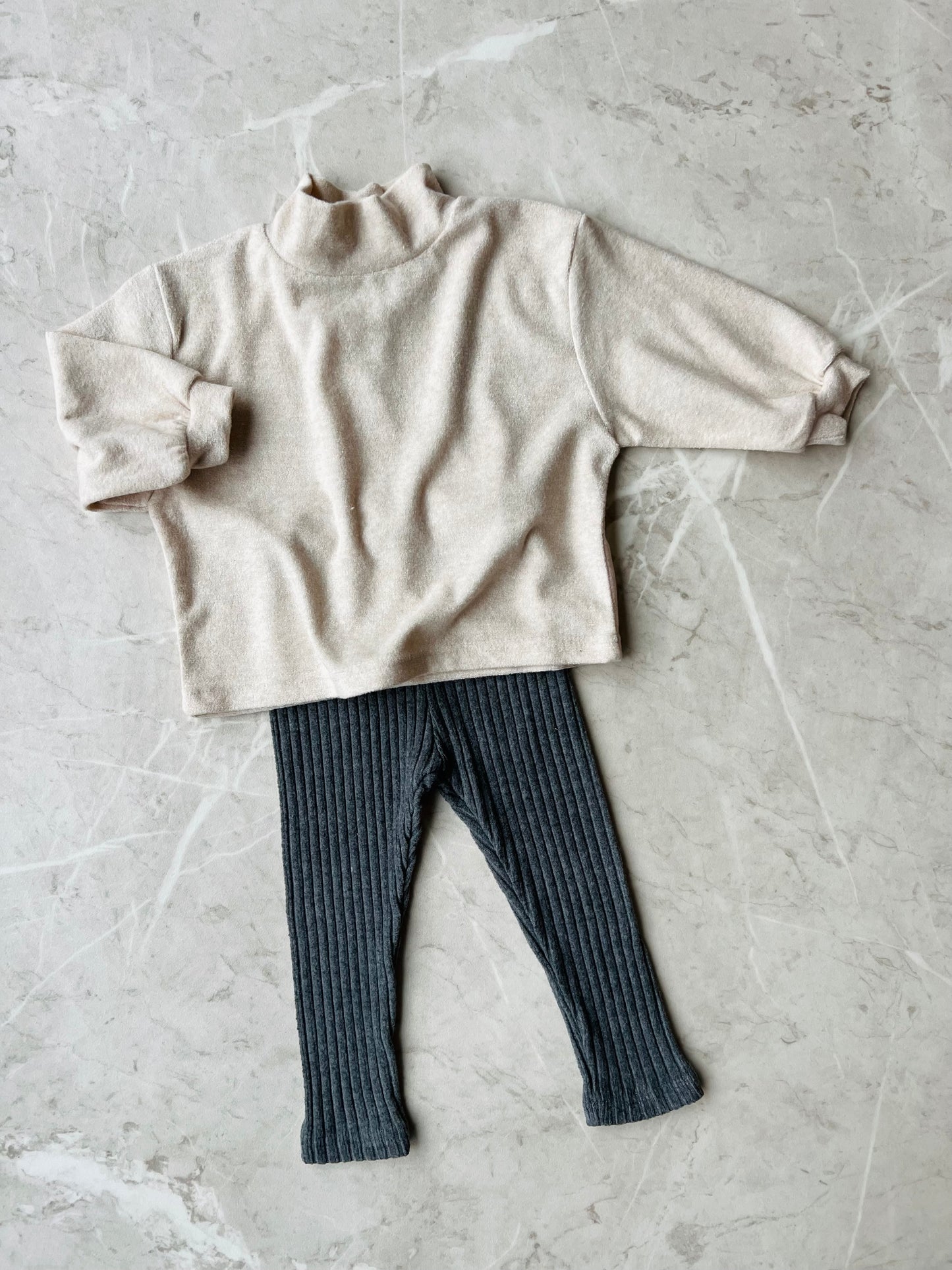 Loose fit turtleneck - cream