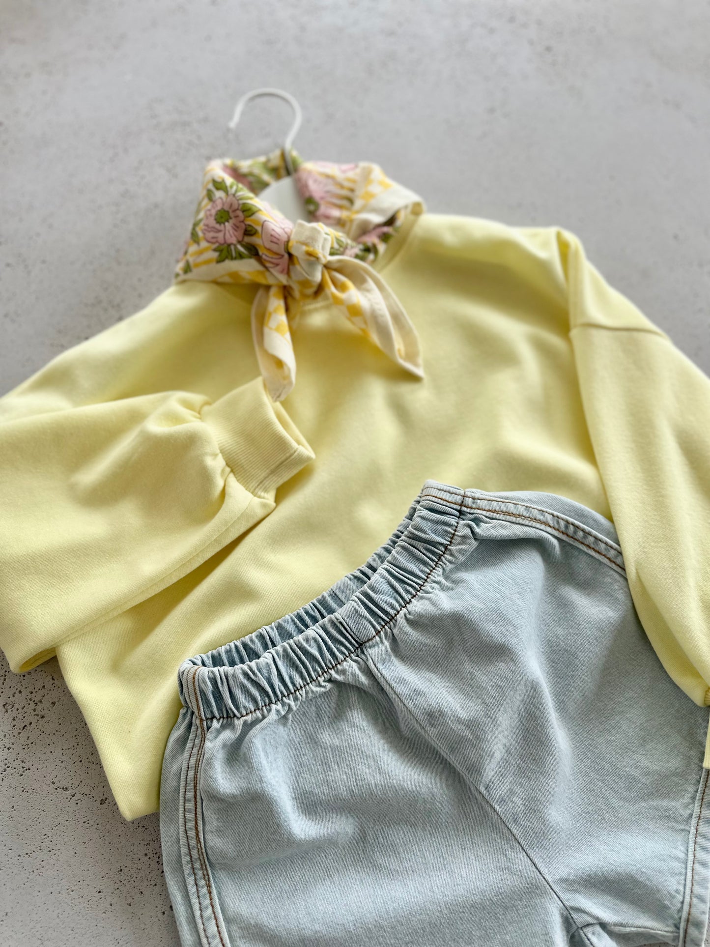 Crayon sweater - lemon yellow