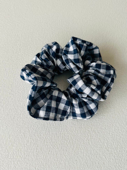 Oversized scrunchie - marine checked