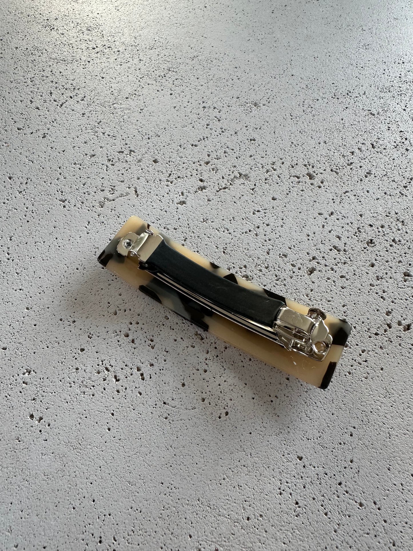 Hairpin Medium - leo