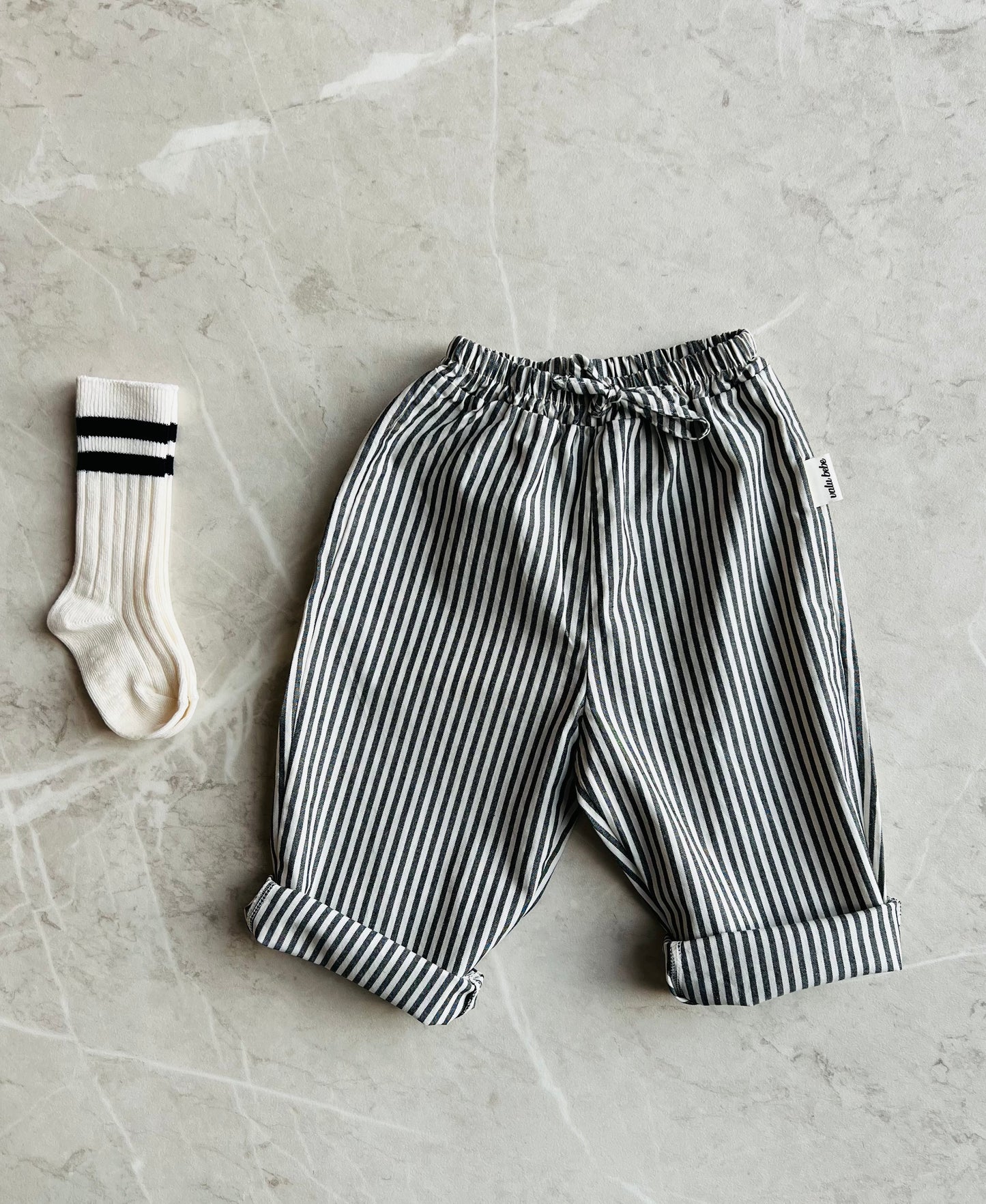 Chino pants - black stripe