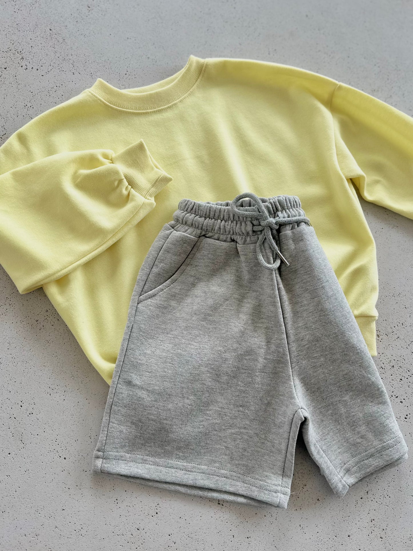 Crayon sweater - lemon yellow