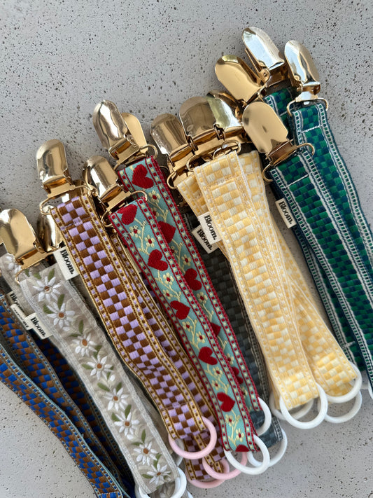 Bloom pacifier clip - more colors