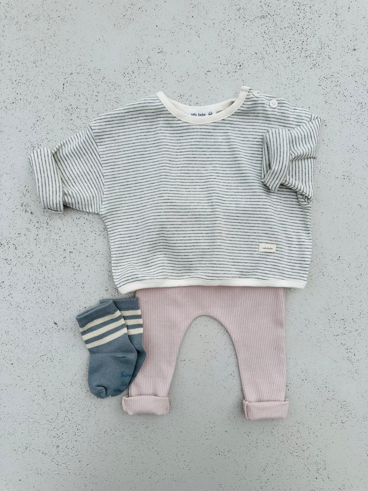 Bebe soft loose button tee - grey stripe