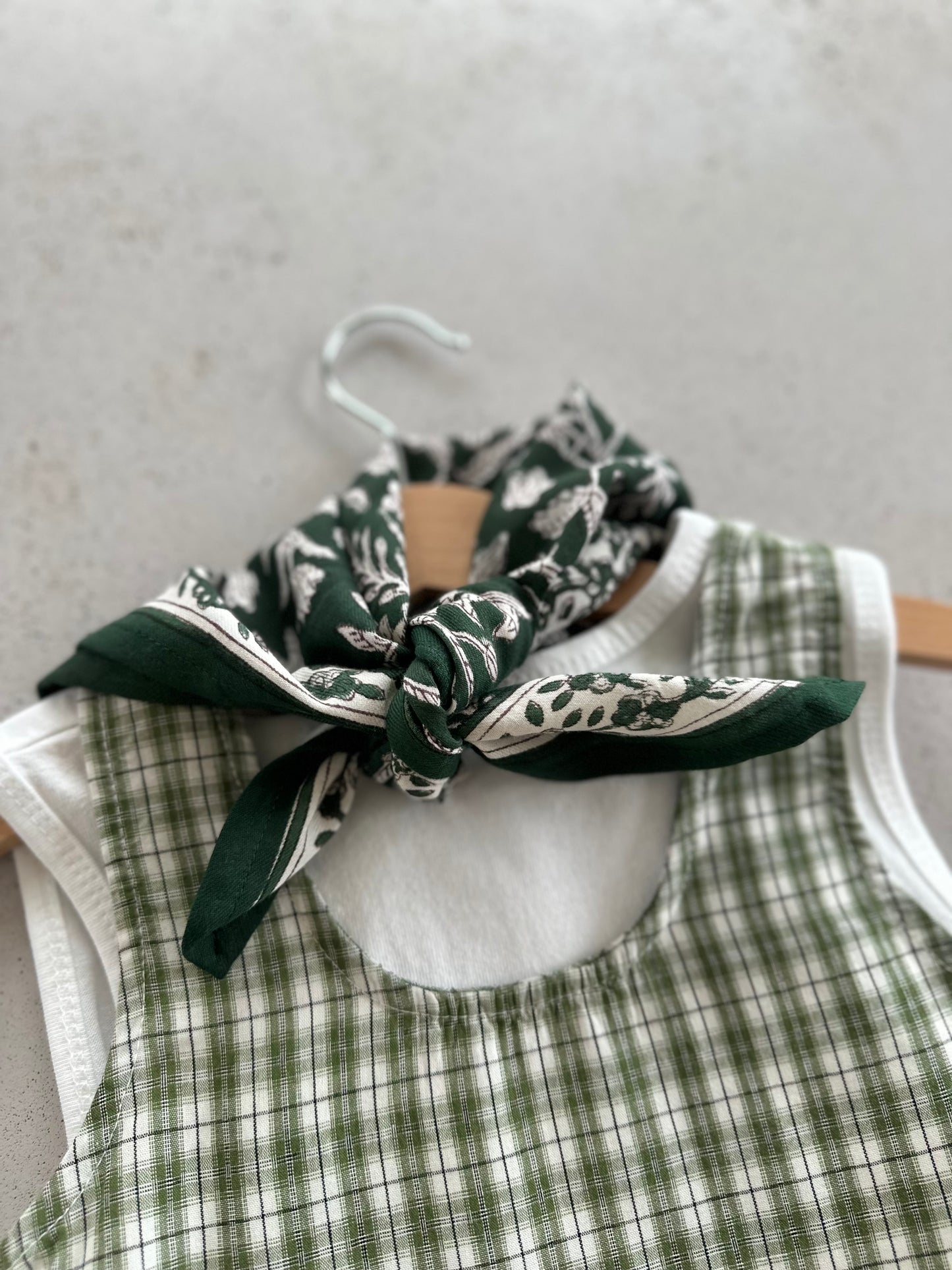 Calcutta mini scarf - green