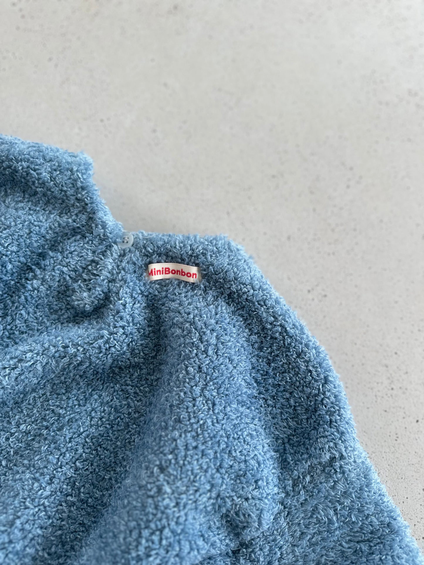 Bong crop fluffy top - sky blue