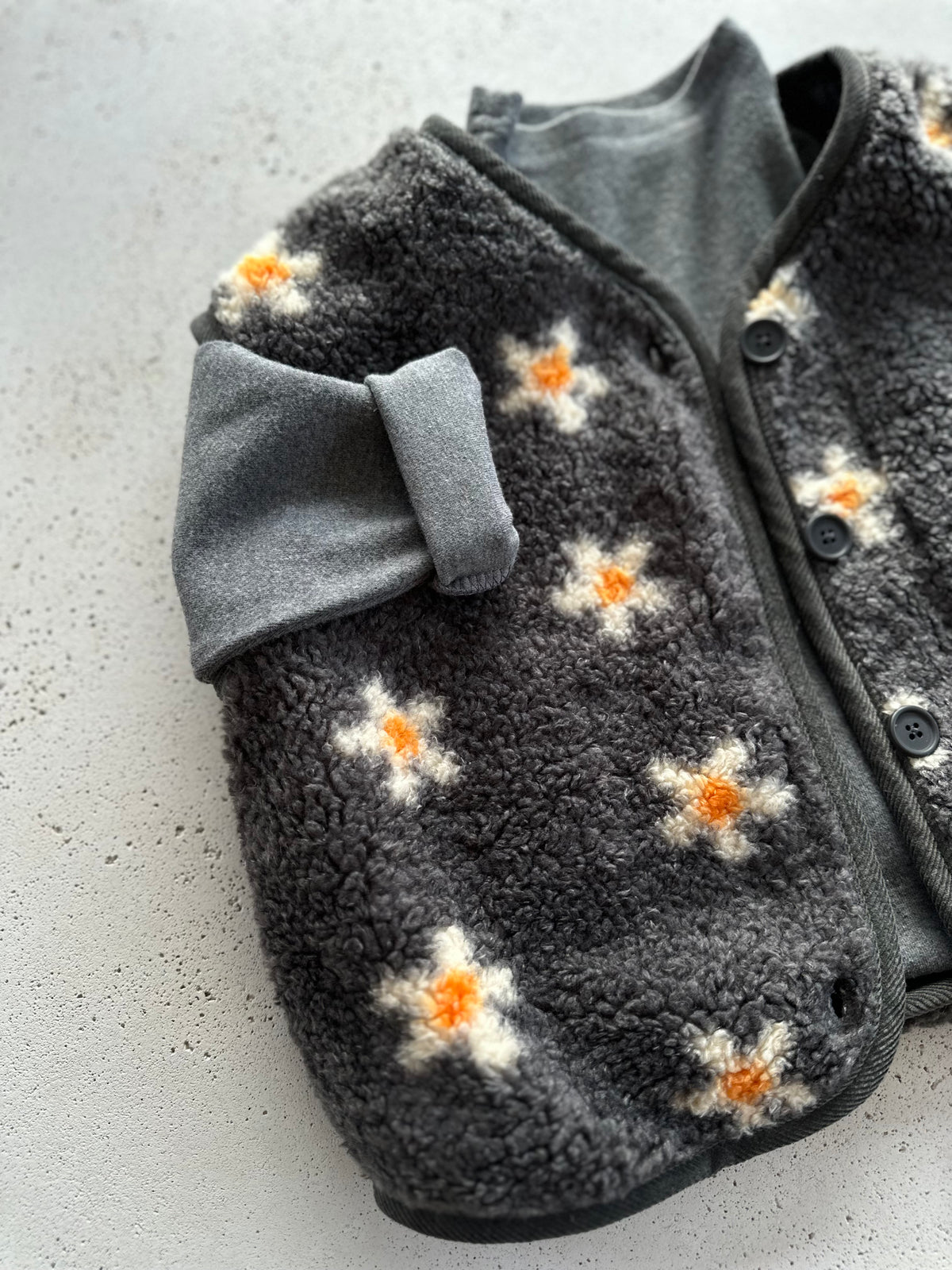 Midnight bloom vest - charcoal