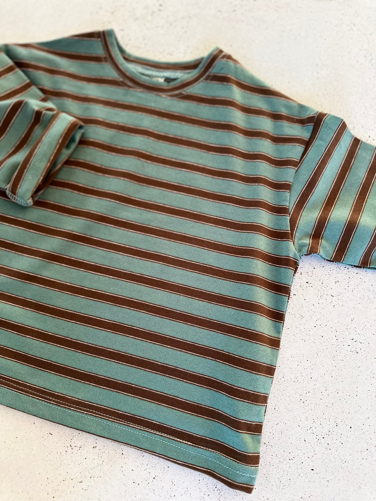 Oskar boxy stripe tee - forest green/brown