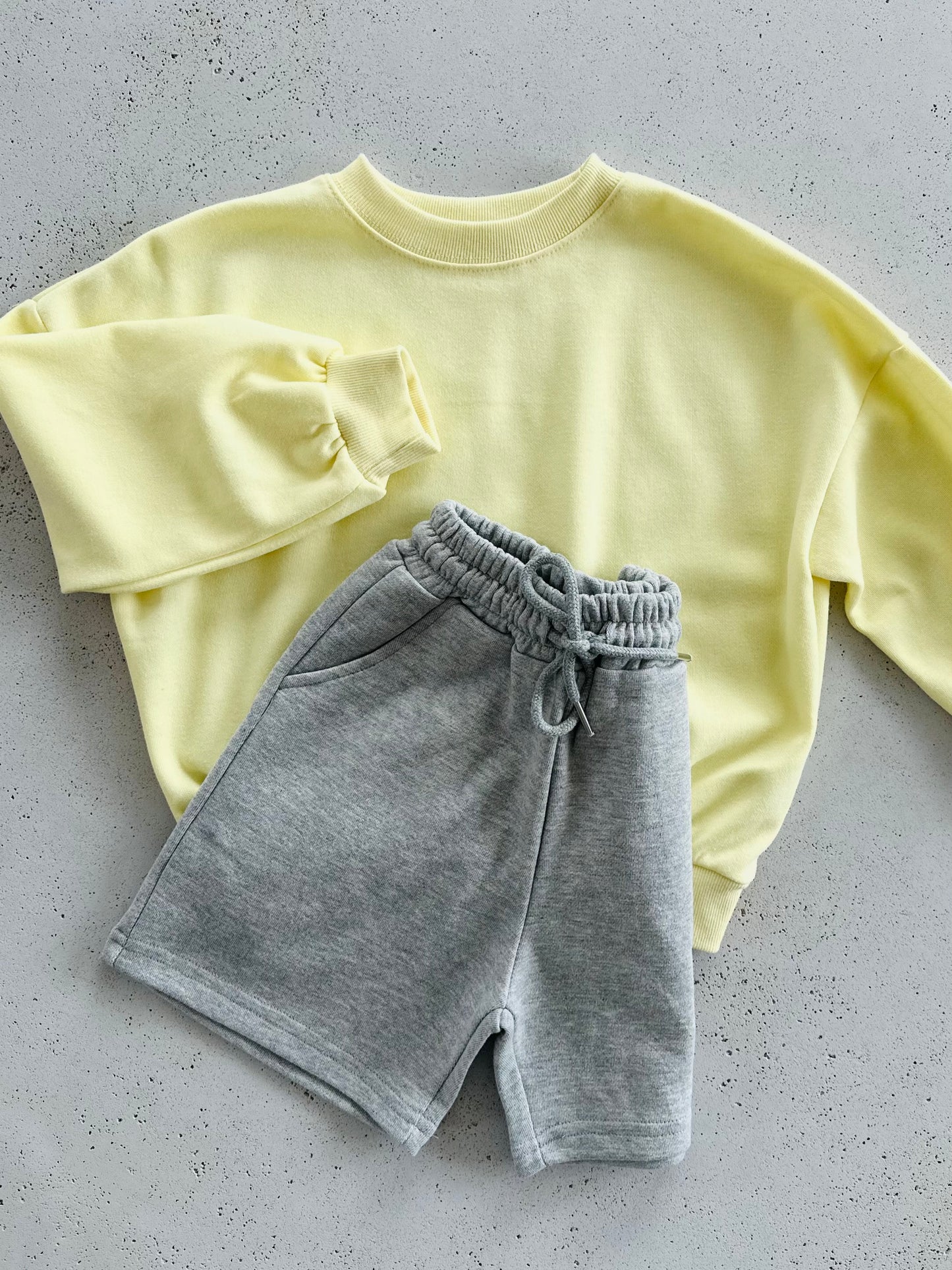 Crayon sweater - lemon yellow