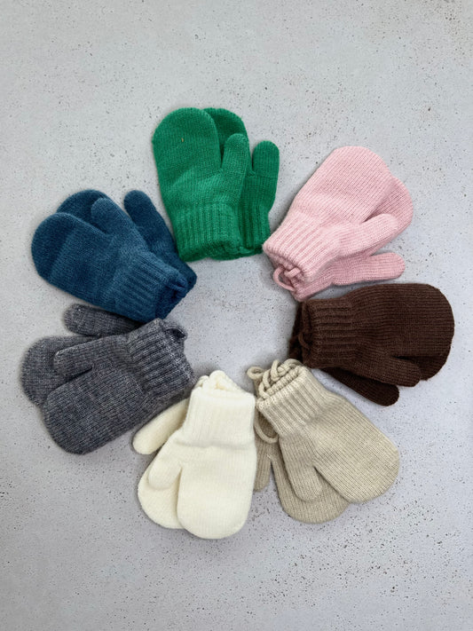 Bunny mittens with cord