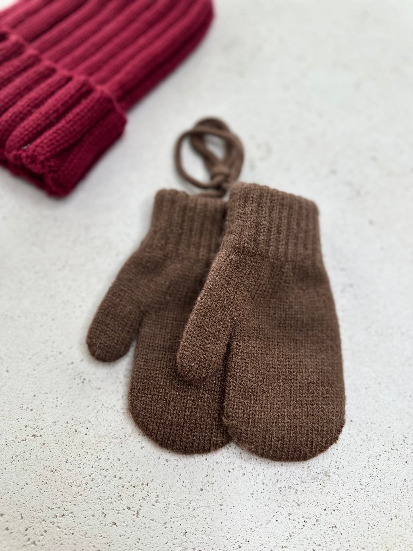 Bunny mittens with cord