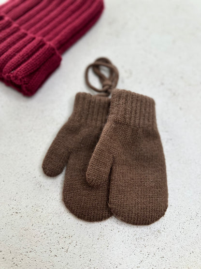 Bunny mittens with cord