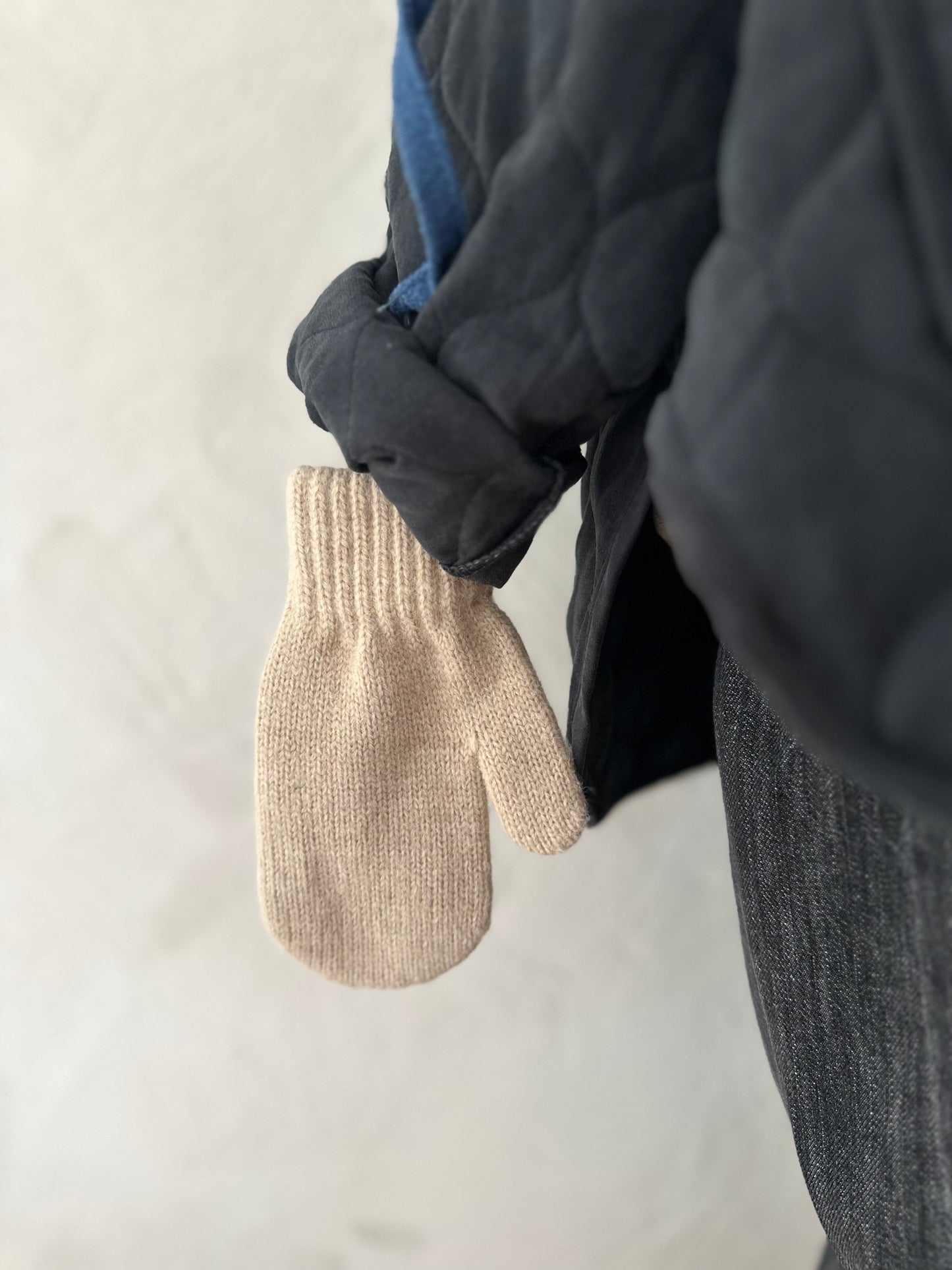 Bunny mittens with cord