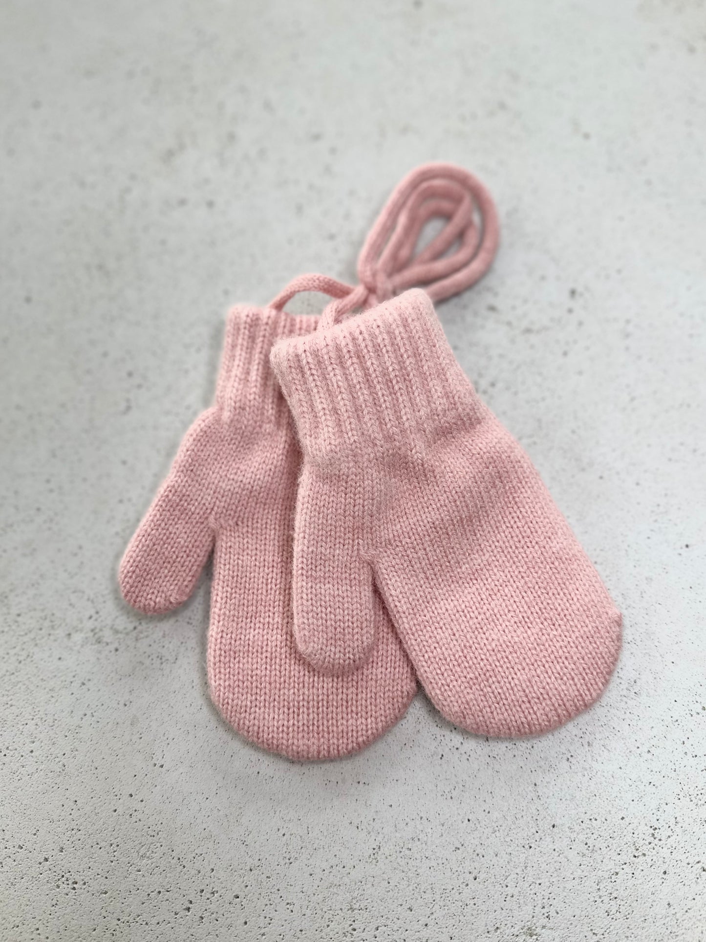 Bunny mittens with cord