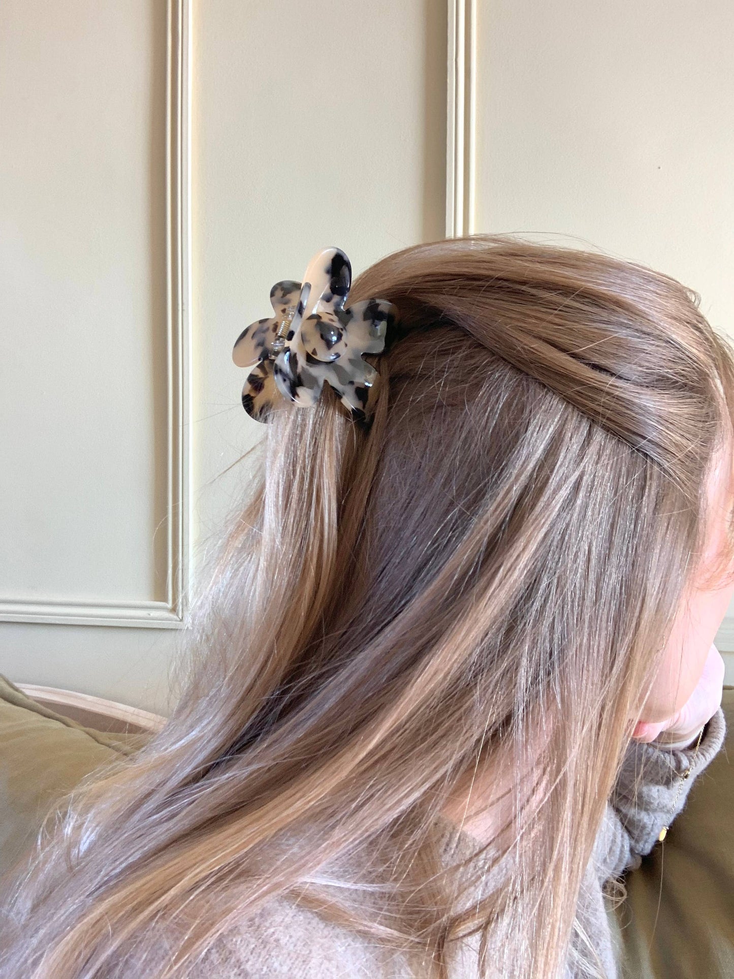 Flower hairclip large - leo